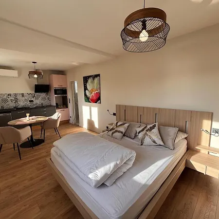 - A La Campagne, Catherina